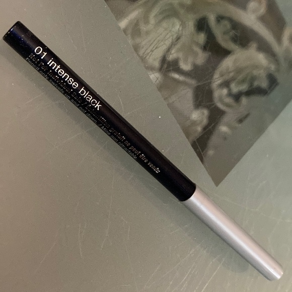 Clinique quick liner for eyes intense: 01 intense black. - Picture 2 of 2